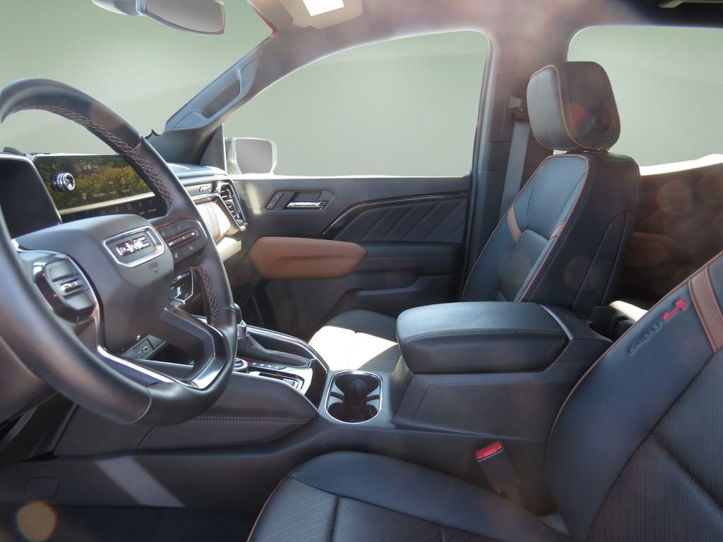 Certified 2026 GMC Canyon AT4 w/ AT4 Premium Package AWD/4WD image 14