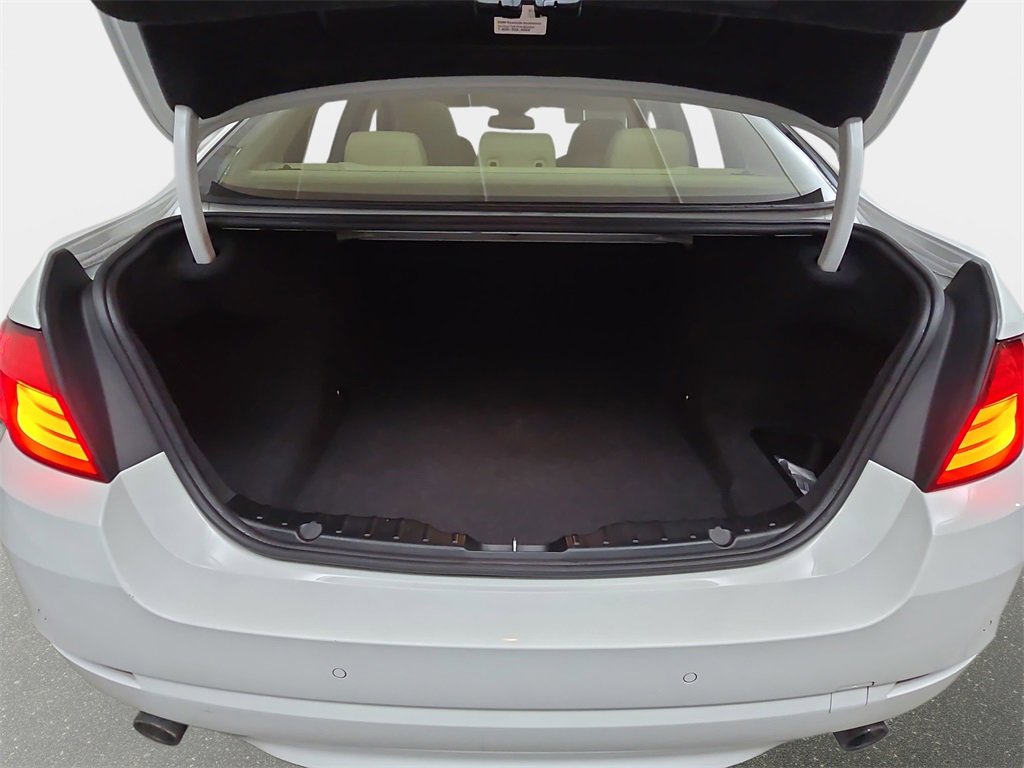 Used 2011 BMW 535i xDrive Sedan image 12