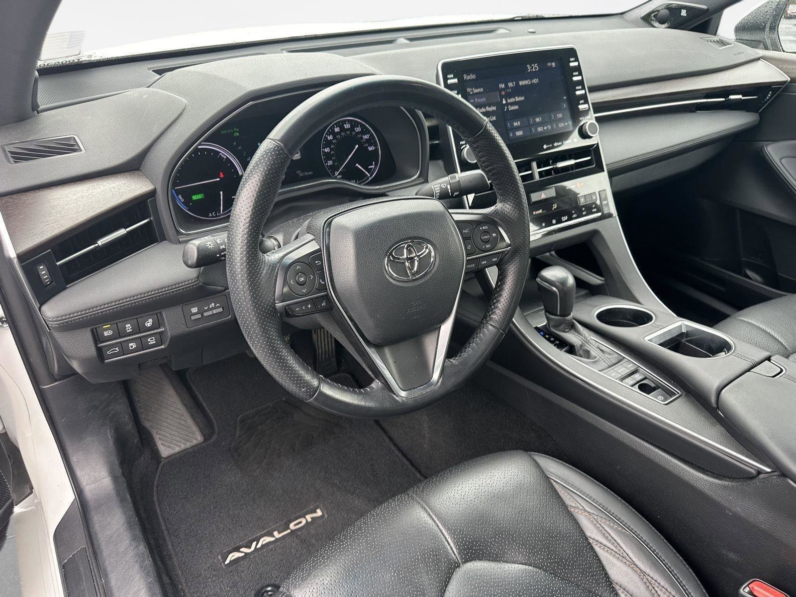 Certified 2021 Toyota Avalon Limited w/ Advanced Safety Package FWD image 38