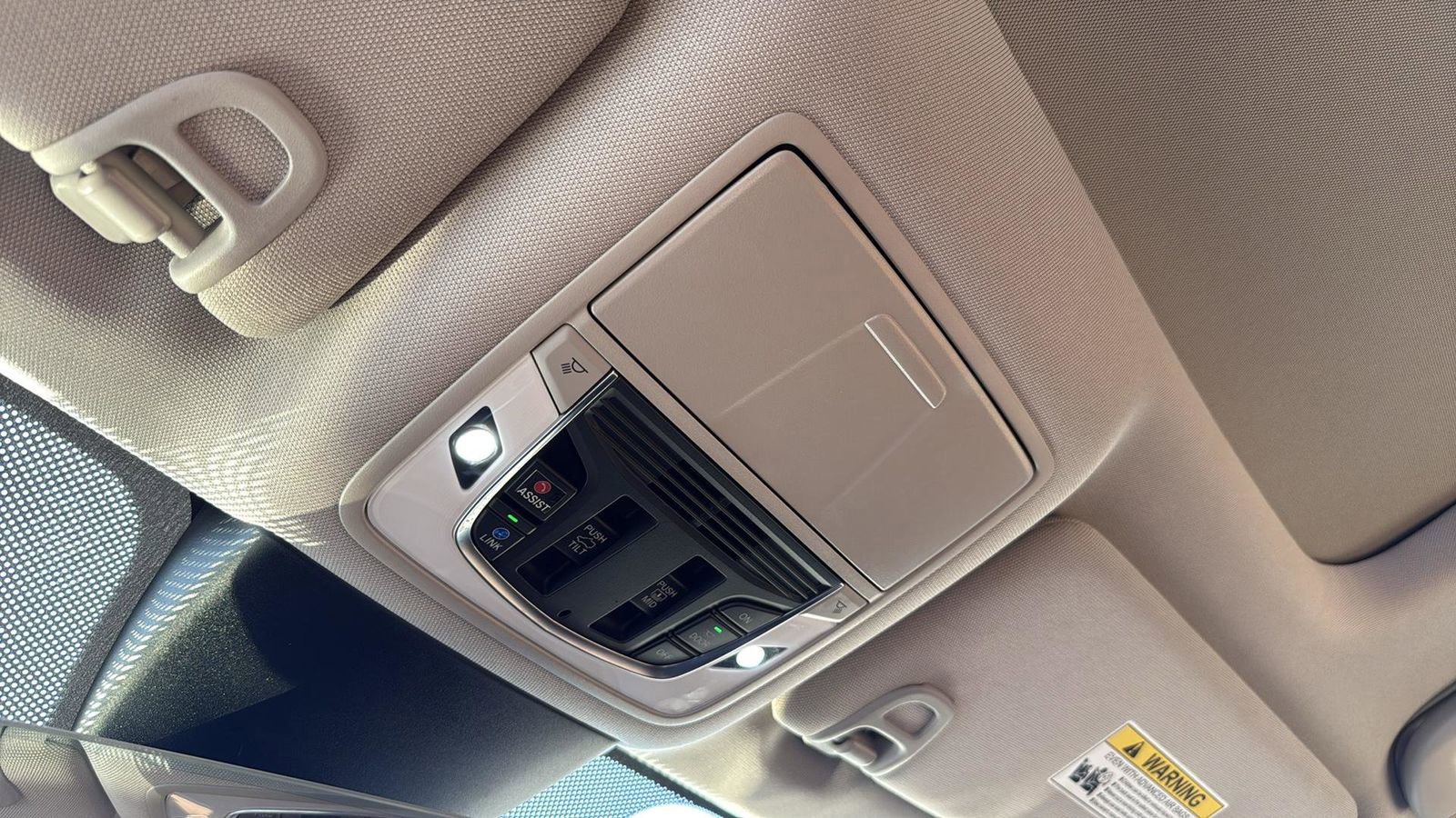 Used 2024 Acura MDX SH-AWD w/ Technology Package image 23