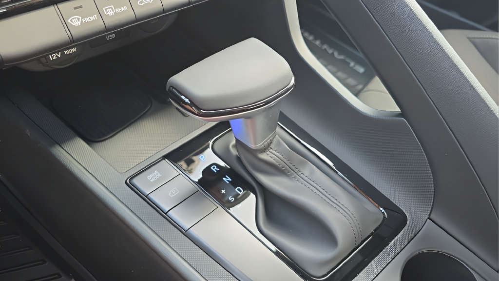 Certified 2026 Hyundai Elantra Sport FWD image 15