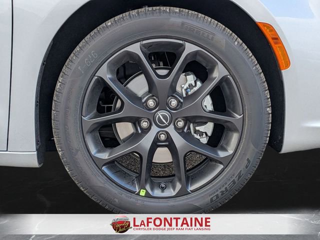New 2026 Chrysler Pacifica Select w/ S Appearance Package image 31