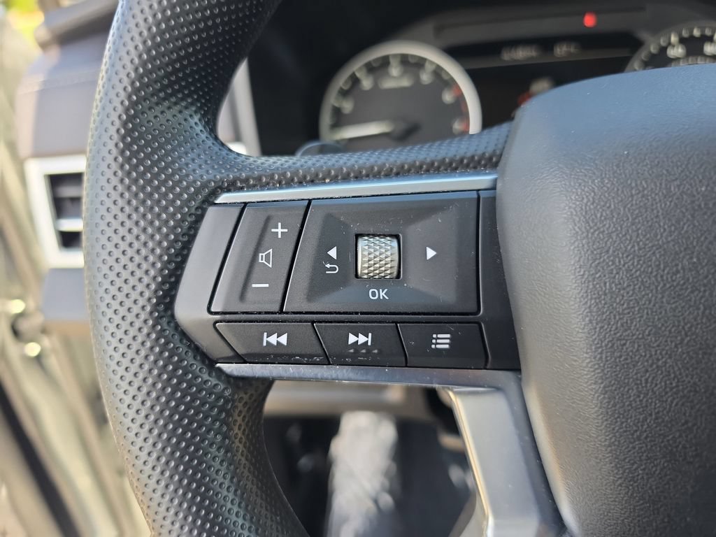 Used 2025 Mitsubishi Outlander ES FWD image 19