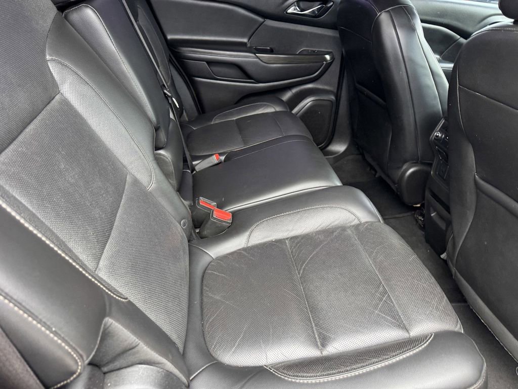 Used 2017 GMC Acadia SLT FWD image 9