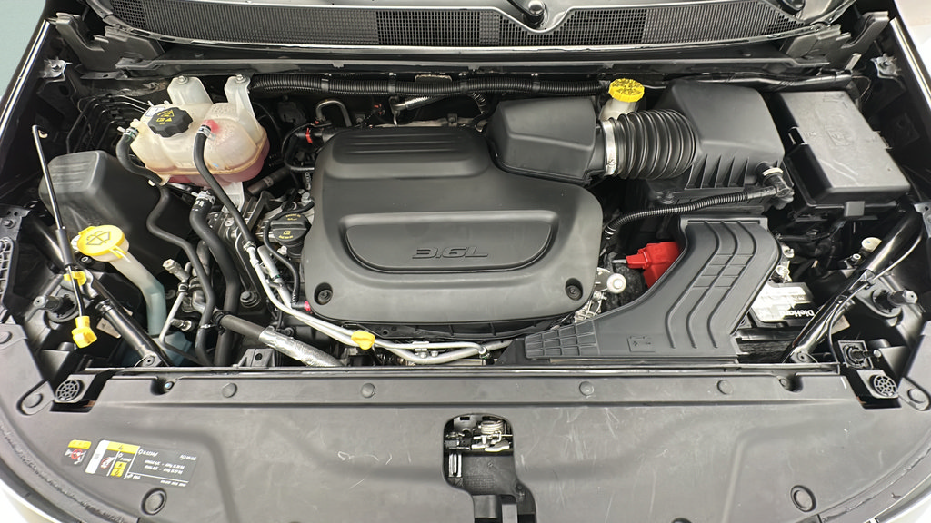 Used 2023 Chrysler Pacifica Limited FWD image 20