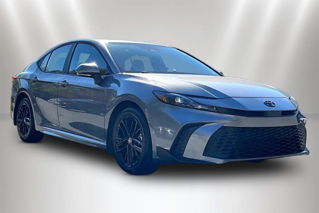 Used 2025 Toyota Camry SE w/ Convenience Package AWD/4WD image 1