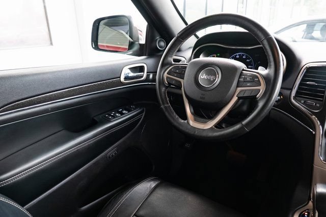 Used 2017 Jeep Grand Cherokee Limited w/ Luxury Group II AWD/4WD image 12