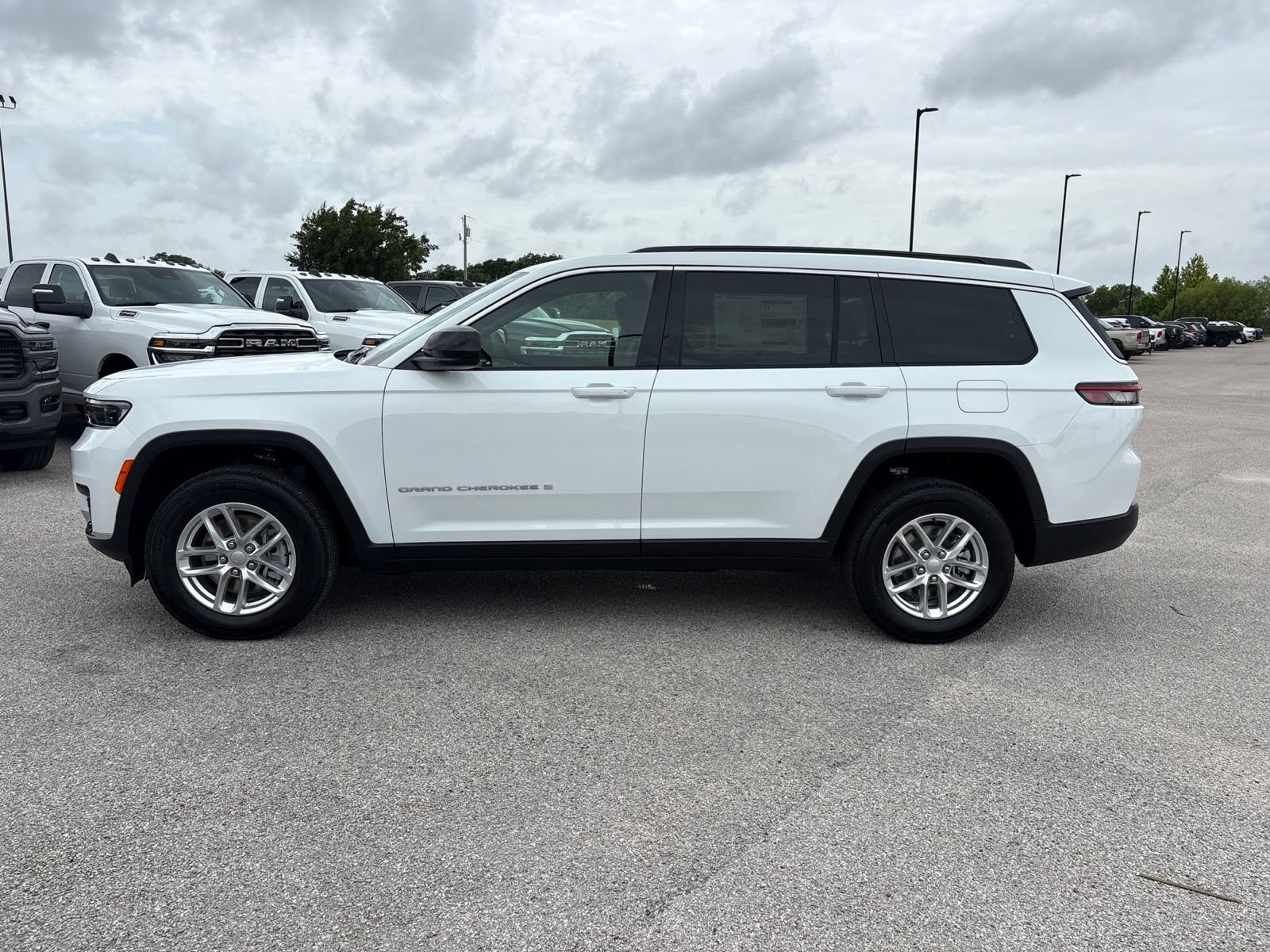 New 2026 Jeep Grand Cherokee L Laredo RWD image 2