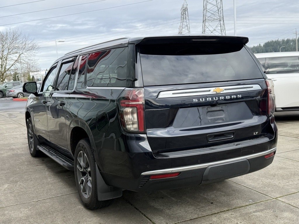 Used 2022 Chevrolet Suburban LT w/ LT Signature Package image 5