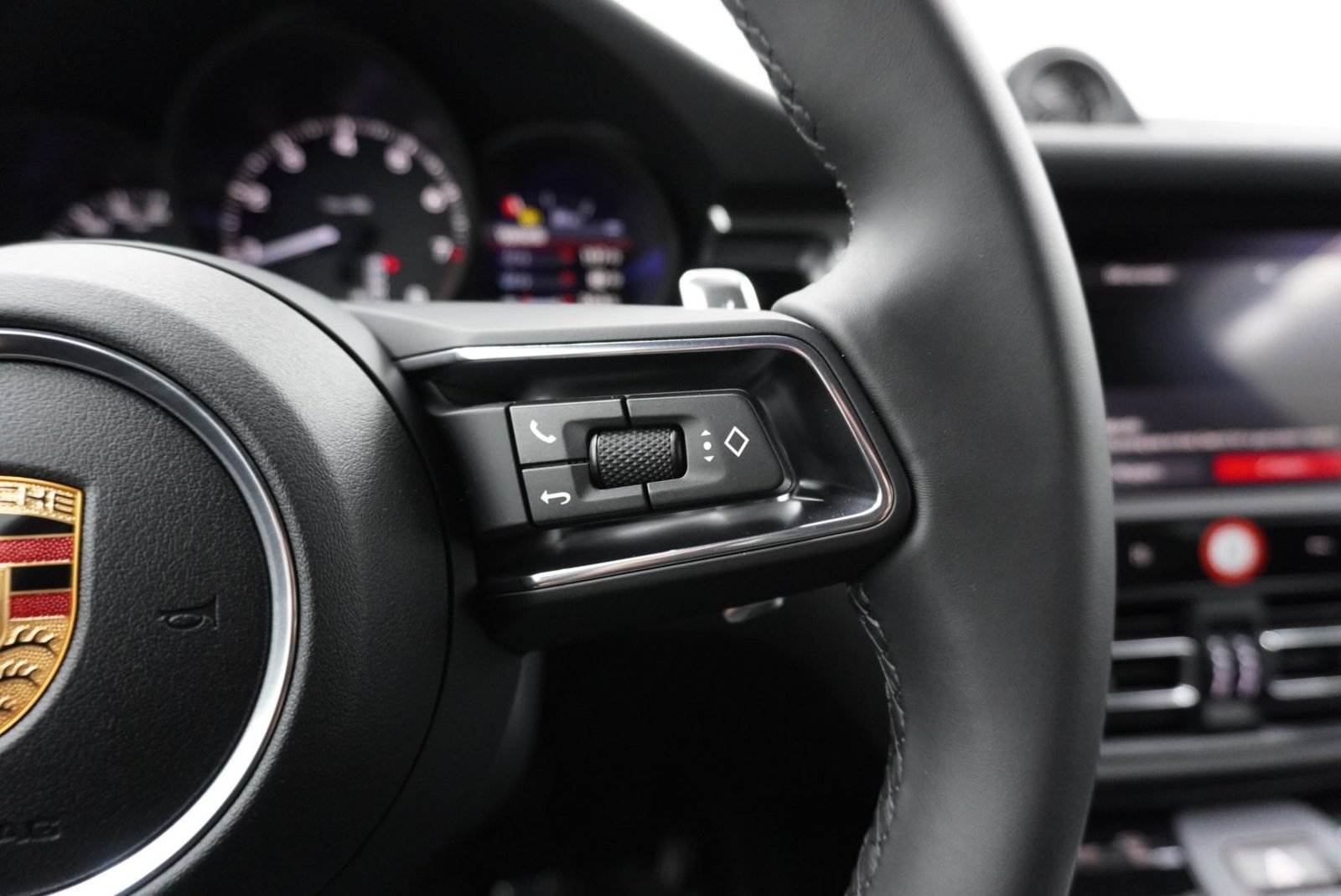New 2026 Porsche Macan AWD/4WD image 20