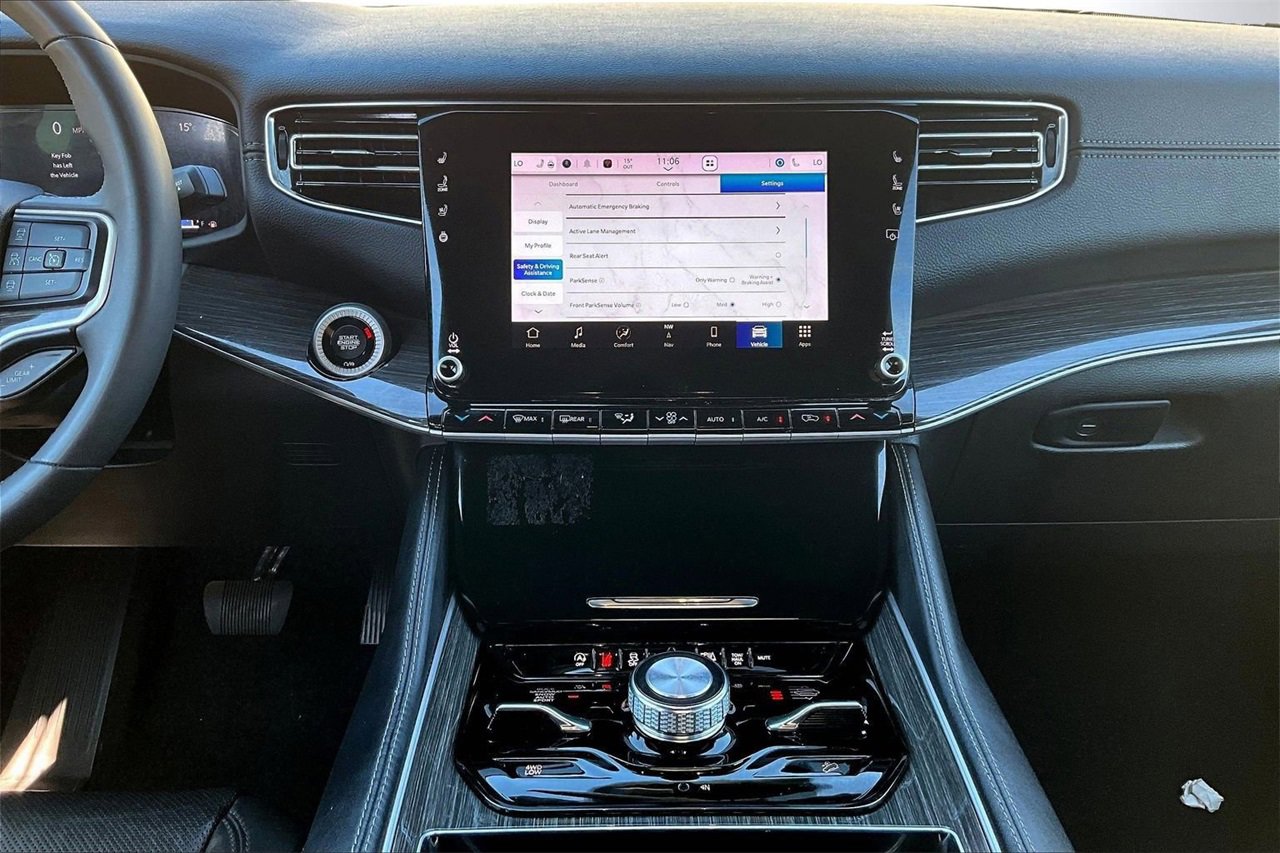 Used 2022 Jeep Wagoneer Series III image 11