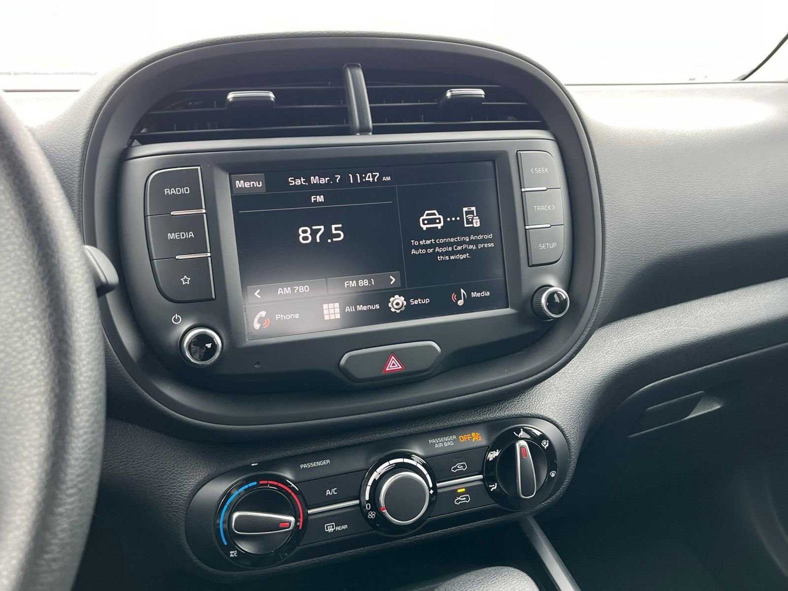 Used 2025 Kia Soul LX w/ LX Technology Package FWD image 20