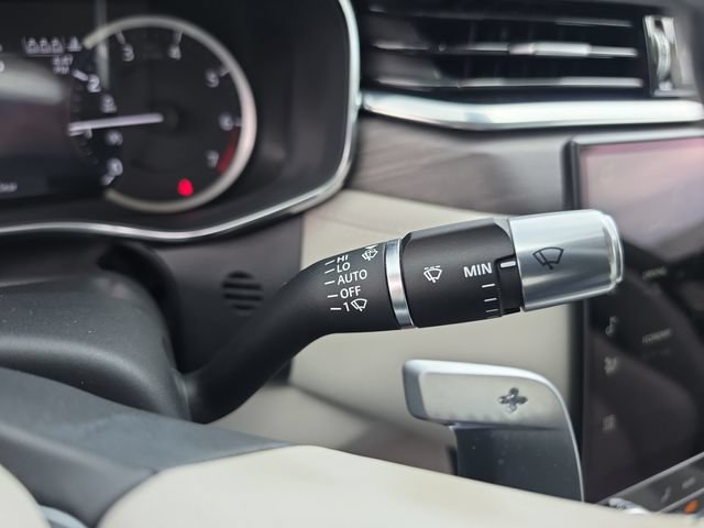 Used 2022 Jaguar XF S RWD image 24