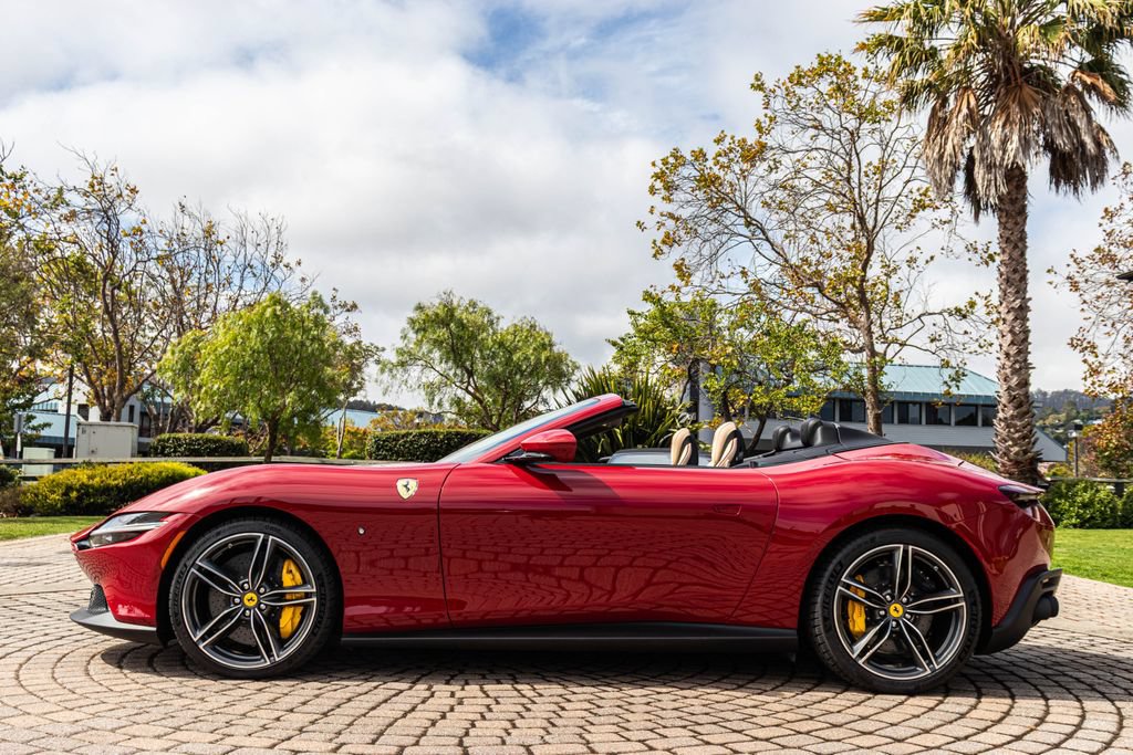 Certified 2025 Ferrari Roma Spider RWD image 9