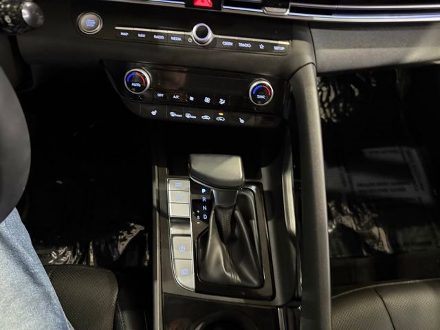 New 2025 Hyundai Elantra Limited image 23