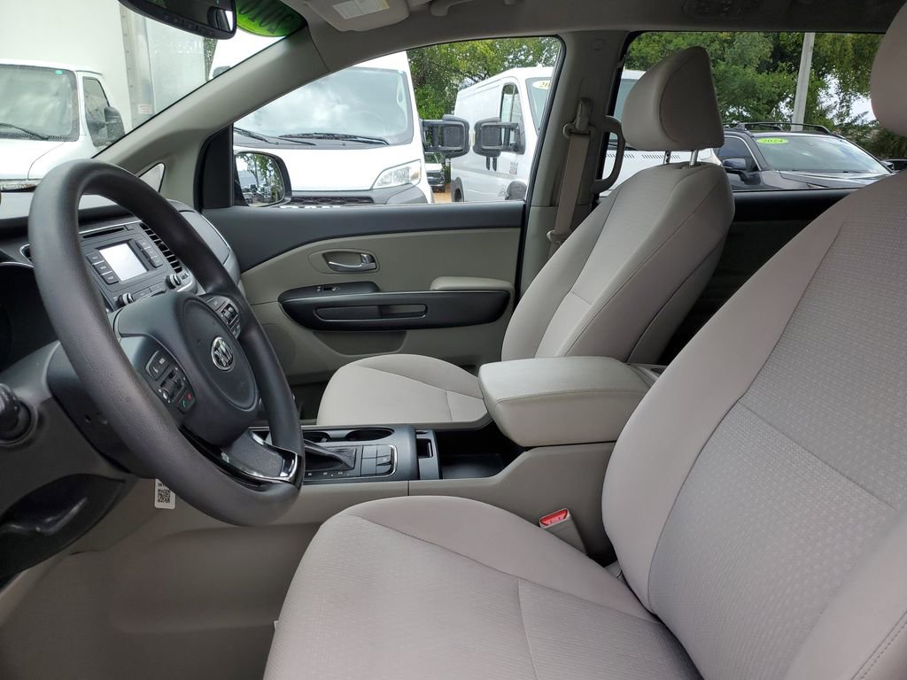 Used 2016 Kia Sedona LX image 18