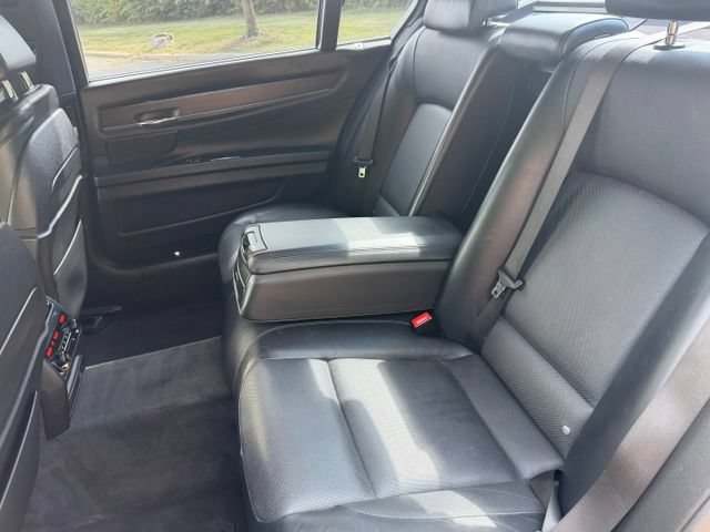 Used 2014 BMW 750Li xDrive AWD/4WD image 30