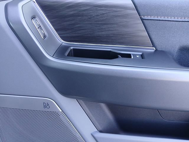 Used 2025 Ford F150 Lariat w/ Equipment Group 501A Mid image 16