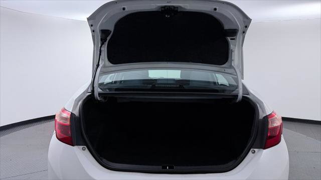 Used 2019 Toyota Corolla LE FWD image 18