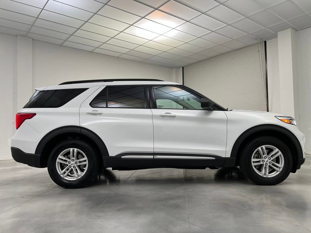 Used 2024 Ford Explorer XLT w/ Equipment Group 202A image 8