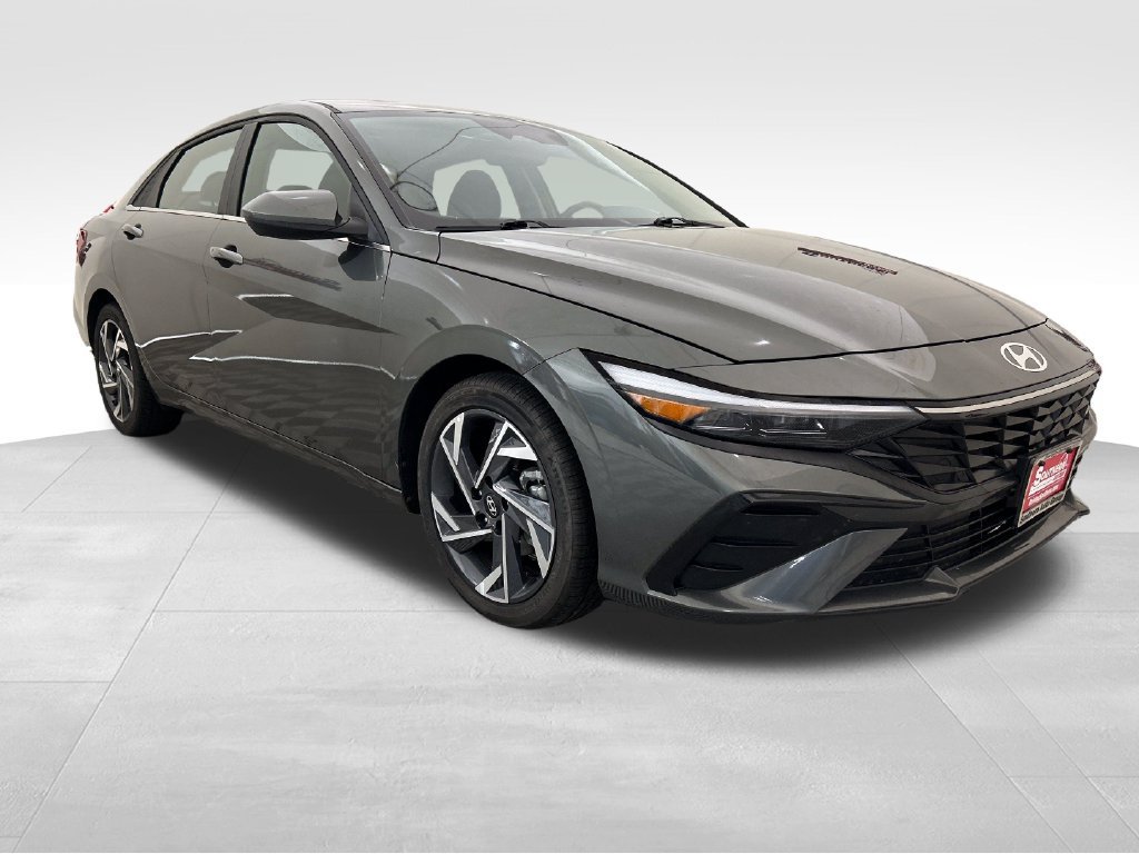 Used 2025 Hyundai Elantra SEL FWD image 8