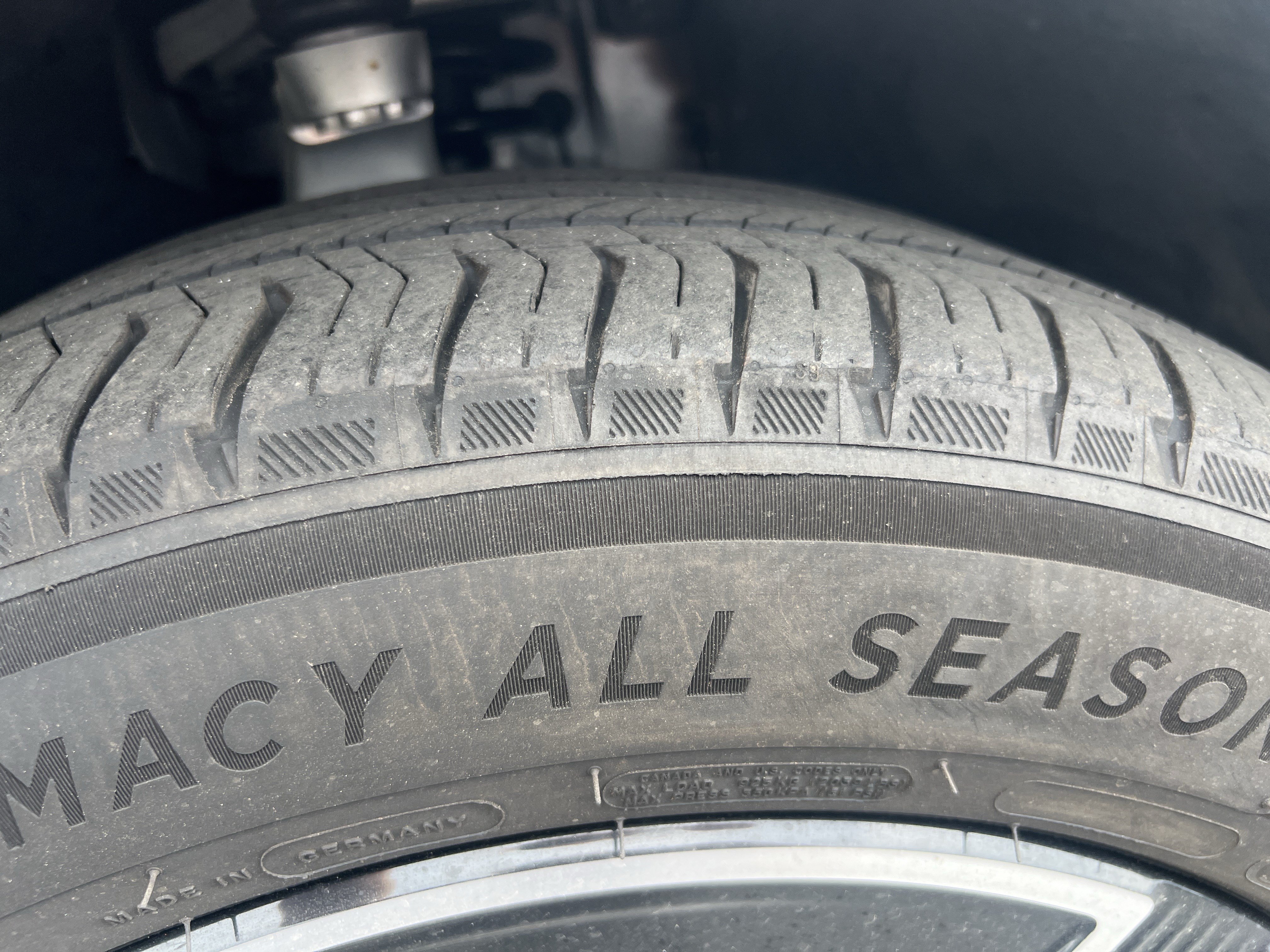 Certified 2025 Mercedes-Benz GLC 300 4MATIC image 12