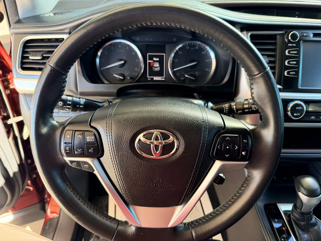 Used 2015 Toyota Highlander XLE image 9