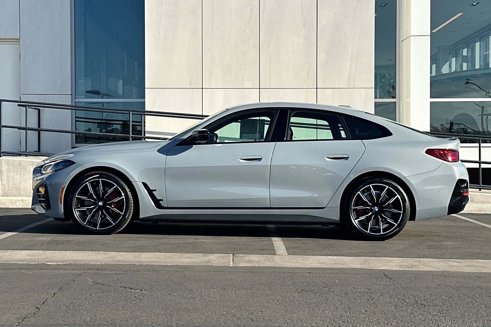 Used 2025 BMW i4 eDrive40 w/ M Sport Package image 6