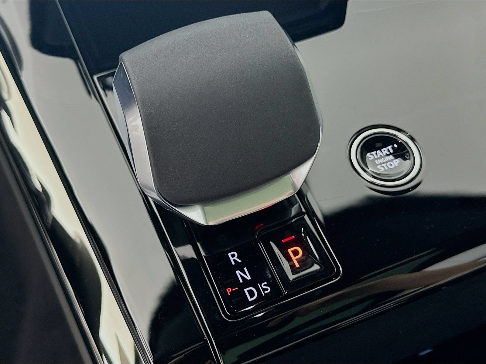 New 2026 Land Rover Range Rover Sport SE AWD/4WD image 28