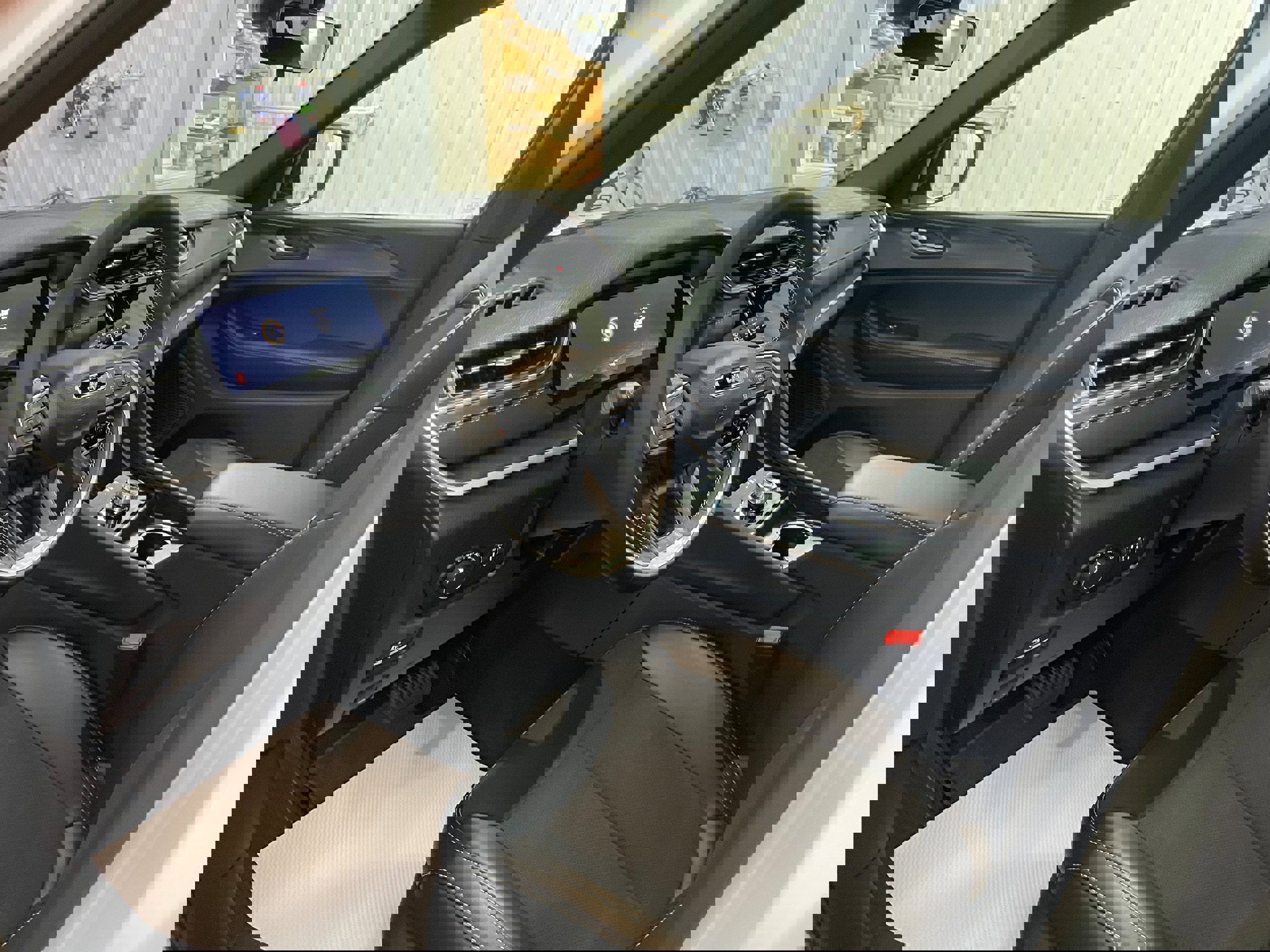 New 2025 Jeep Grand Cherokee Altitude image 8