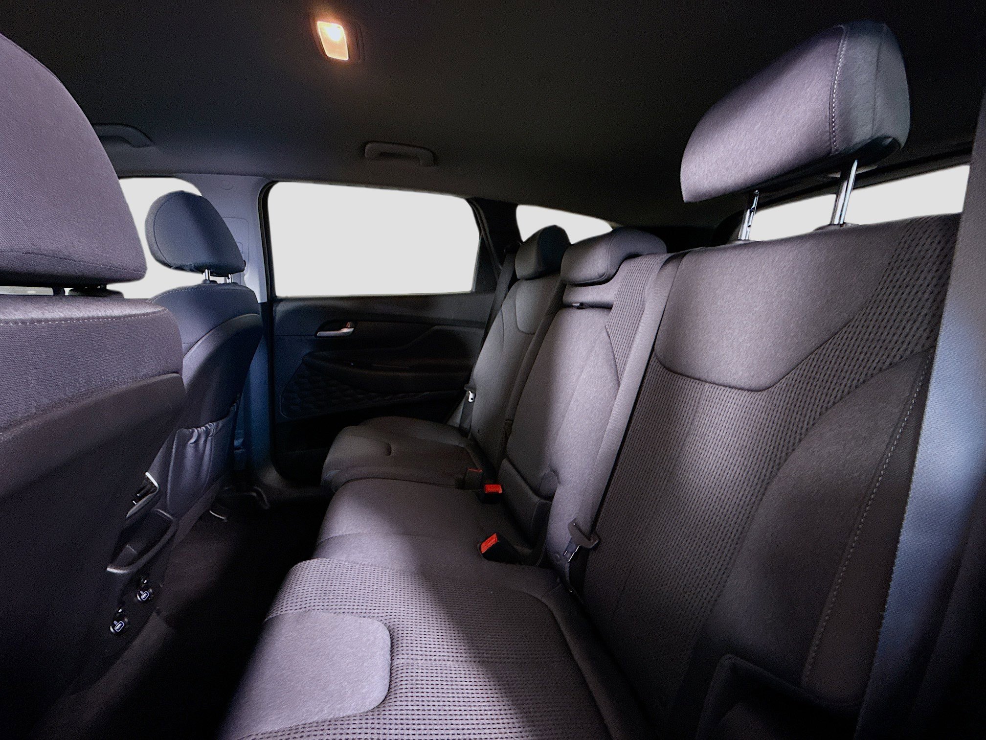 Used 2020 Hyundai Santa Fe SE image 24