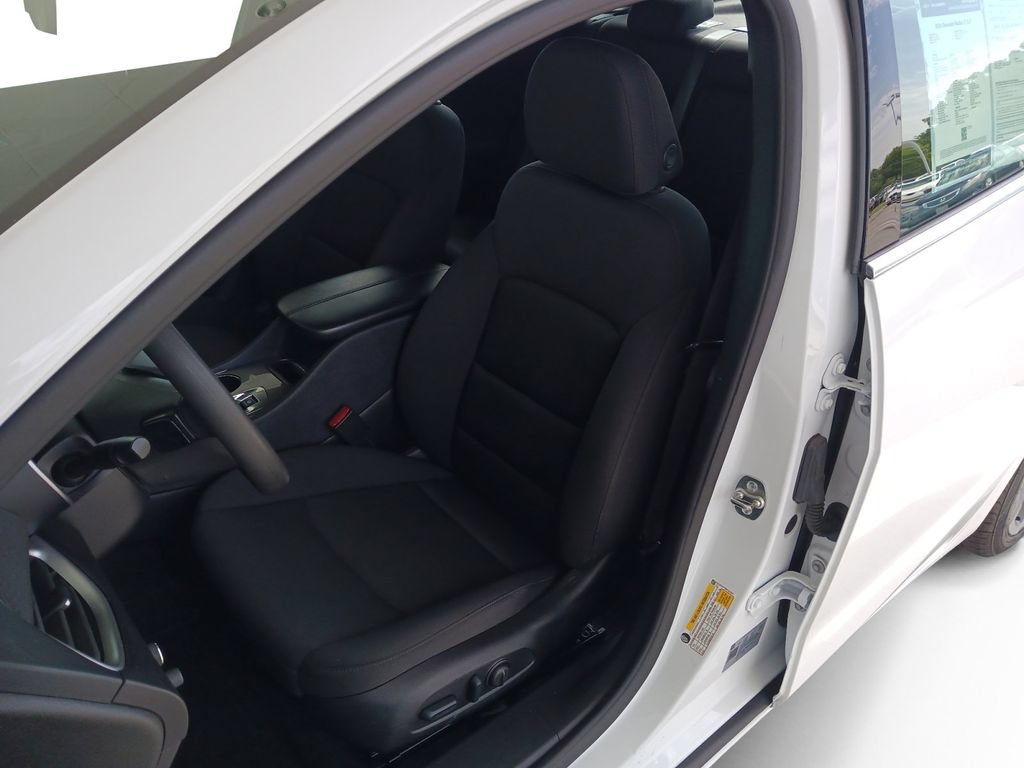 Used 2024 Chevrolet Malibu LT FWD image 26