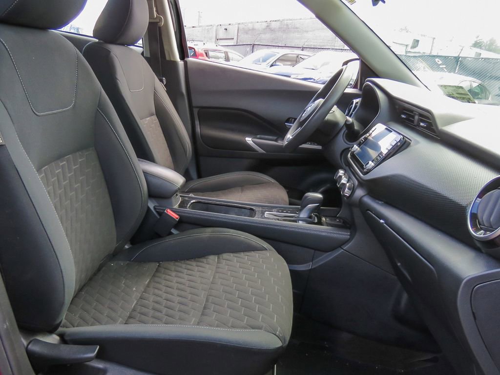 Certified 2023 Nissan Kicks SV FWD image 10