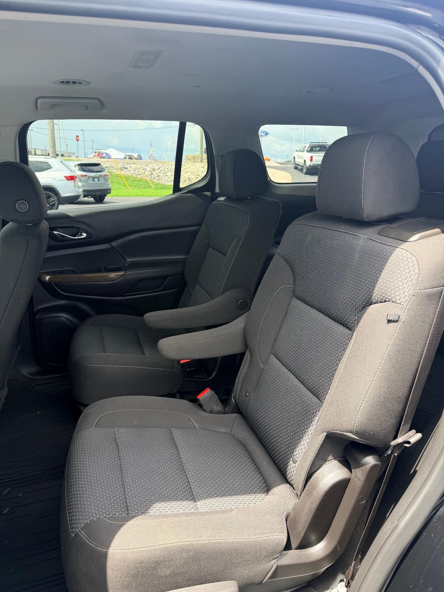 Used 2021 GMC Acadia SLE w/ Driver Convenience Package FWD image 12