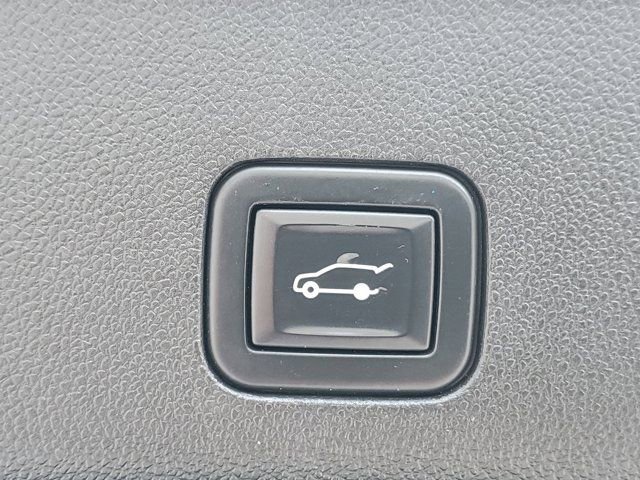 Used 2021 Chevrolet Suburban Premier w/ Premium Package image 14