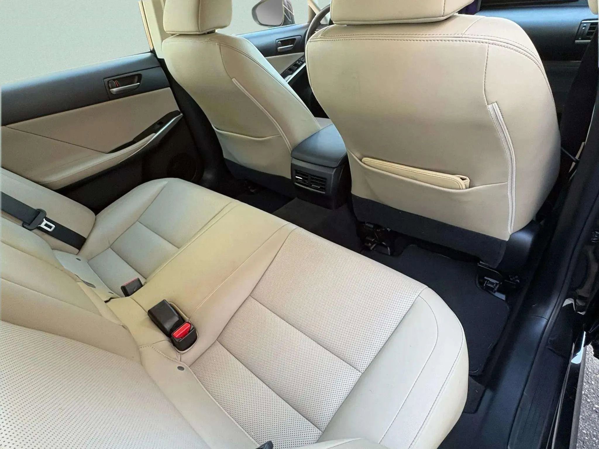 Used 2017 Lexus IS 300 AWD w/ Premium Package image 15