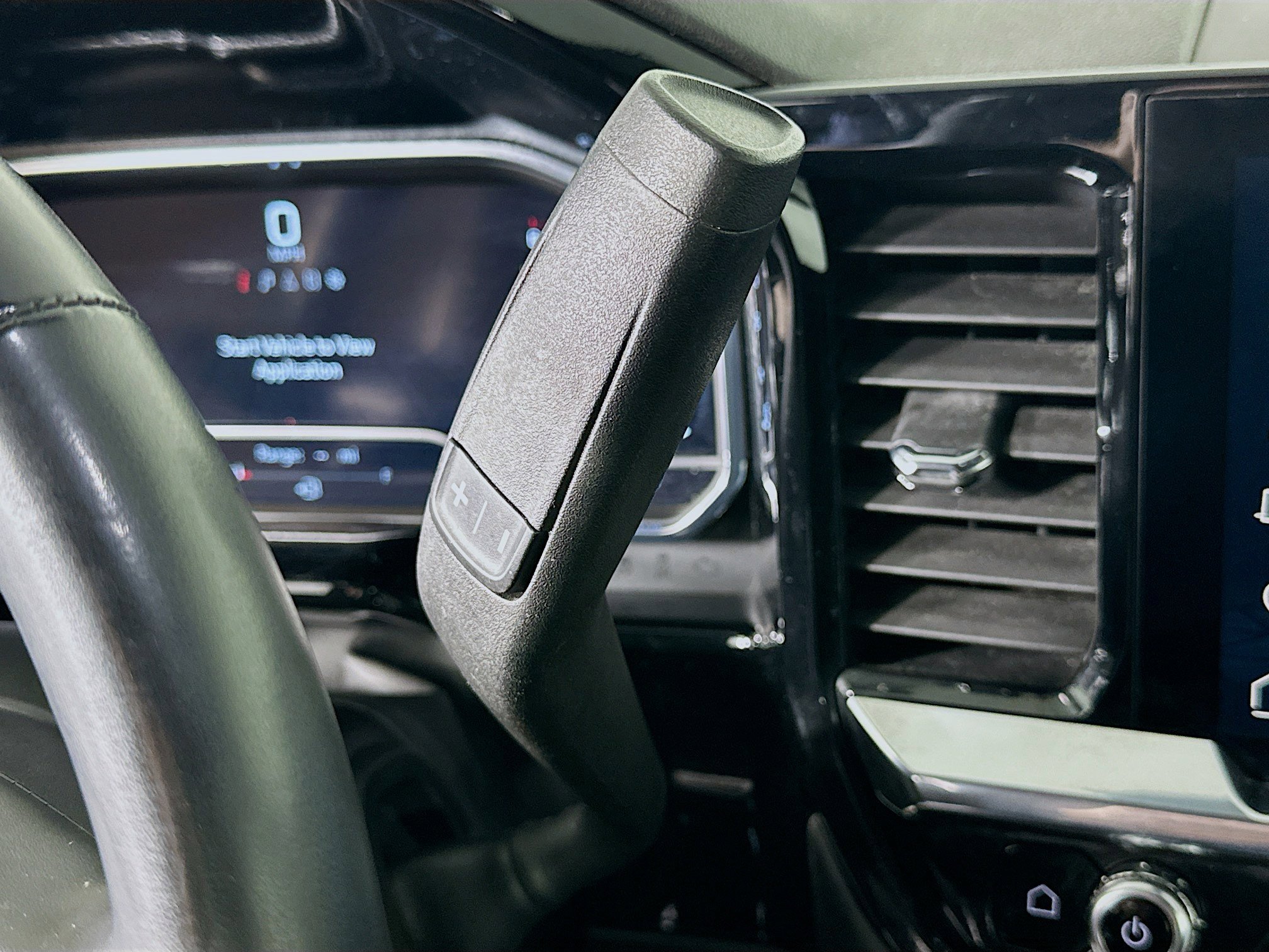 Used 2025 GMC Sierra 1500 SLT image 25