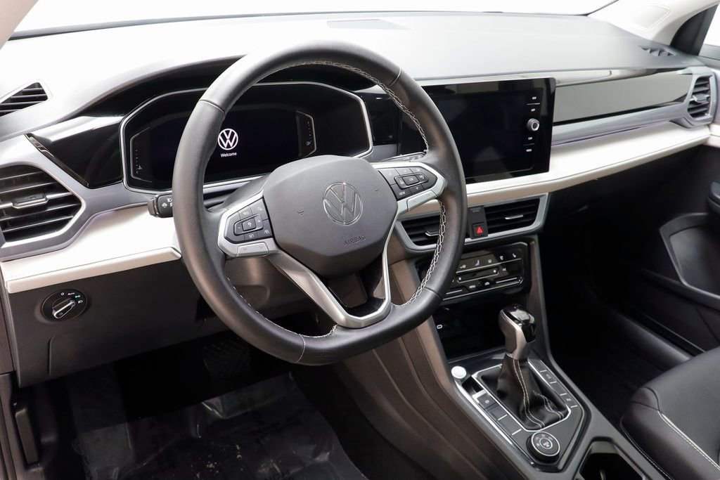 Used 2025 Volkswagen Taos SEL w/ Black Wheel Plus Package image 7
