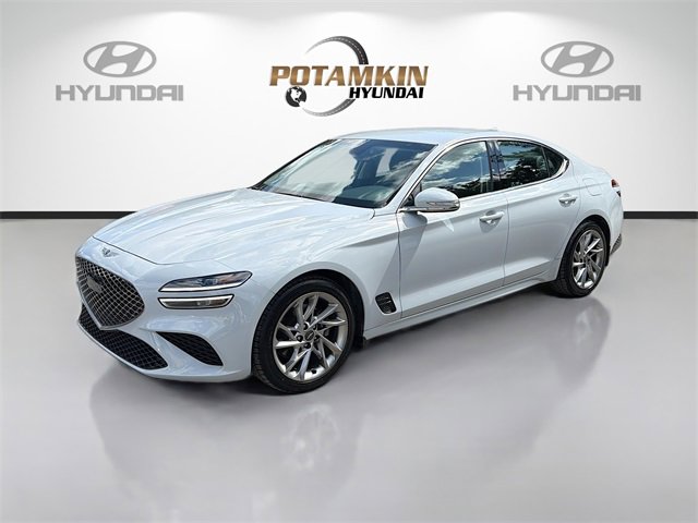Used 2022 Genesis G70 2.0T image 1