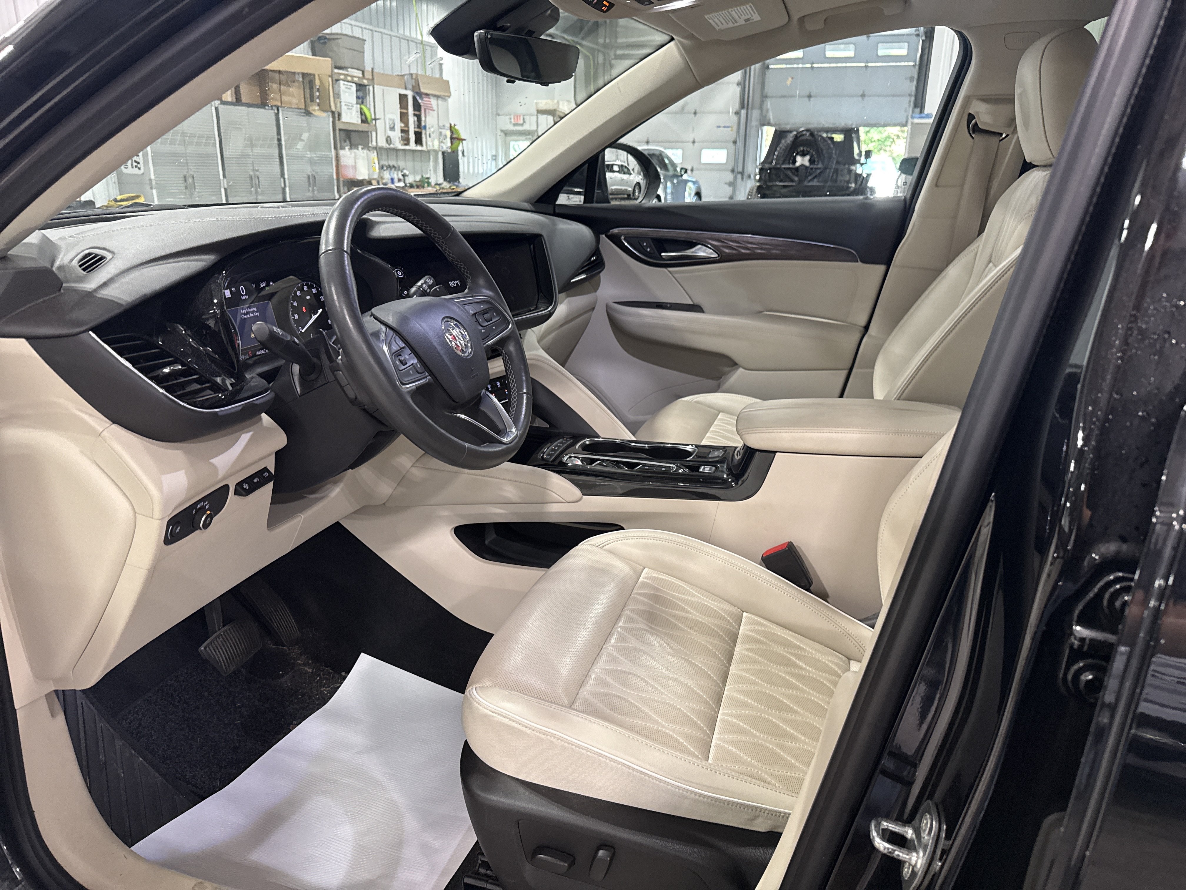 Used 2022 Buick Envision Avenir w/ Technology Package II AWD/4WD image 7