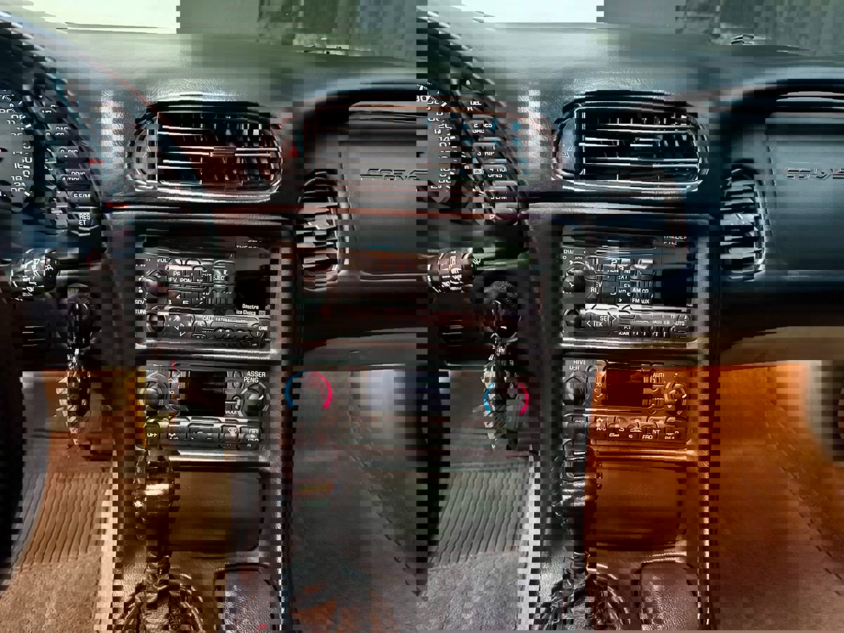 Used 2000 Chevrolet Corvette Coupe w/ Memory Pkg image 15