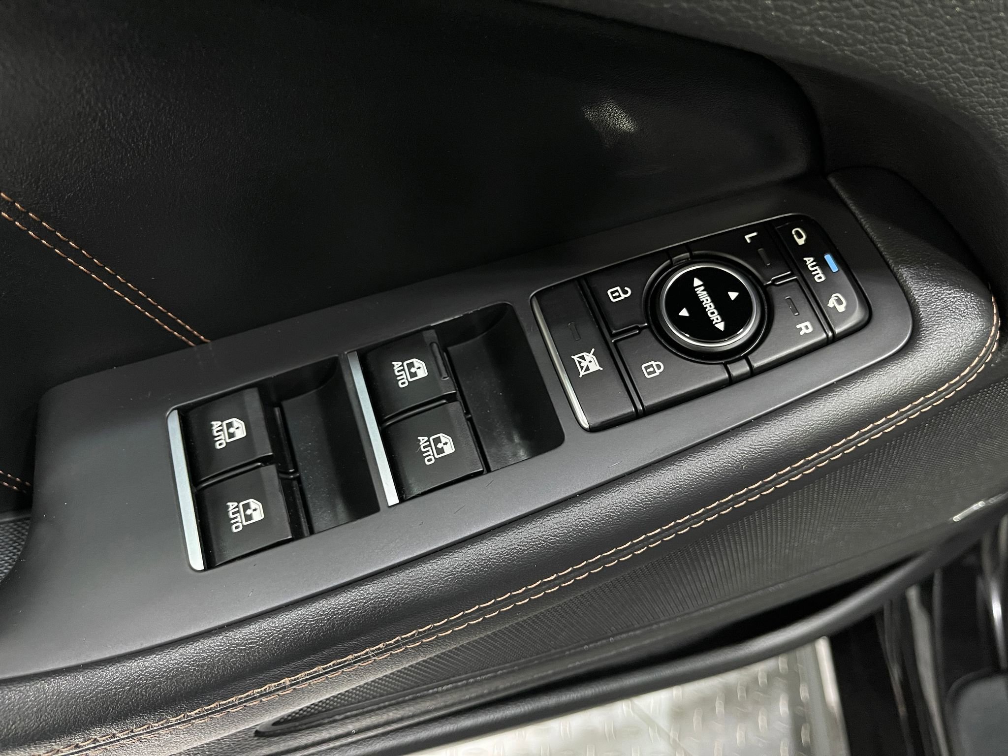 Used 2019 Genesis G80 3.3T Sport image 17