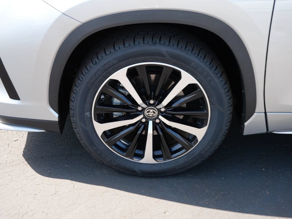 Used 2022 Toyota Highlander XSE AWD/4WD image 8