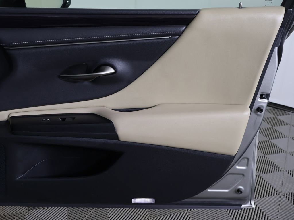 Used 2020 Lexus ES 350 w/ Premium Package FWD image 23