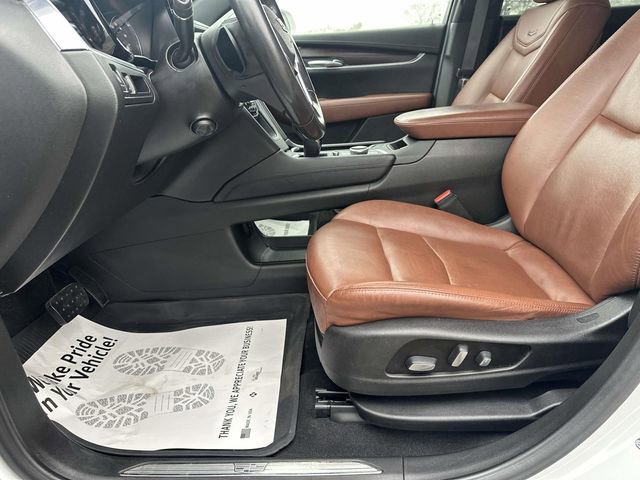Used 2020 Cadillac XT5 Premium Luxury w/ LPO, Floor Liner Package image 19