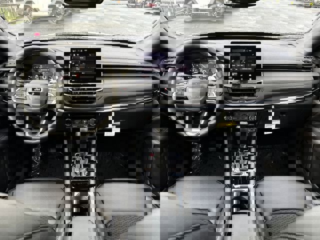 New 2026 Jeep Compass Latitude image 10