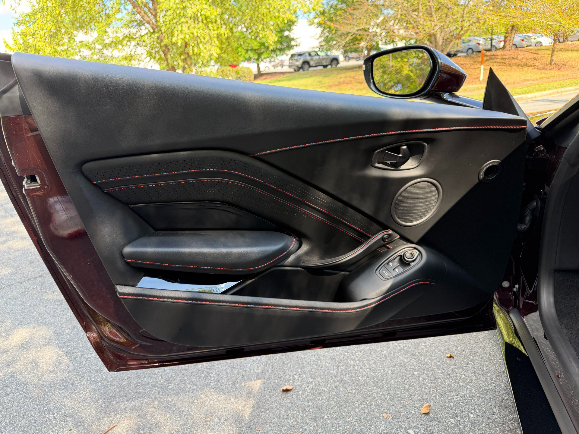 Used 2020 Aston Martin V8 Vantage Coupe RWD image 31