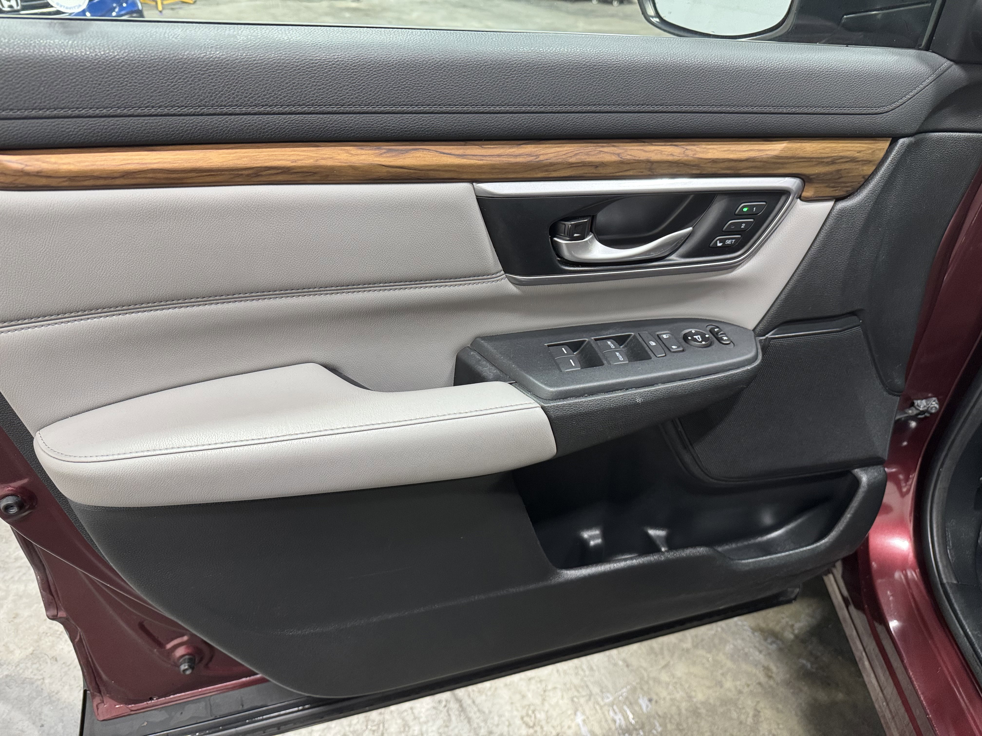 Used 2017 Honda CR-V EX-L image 27