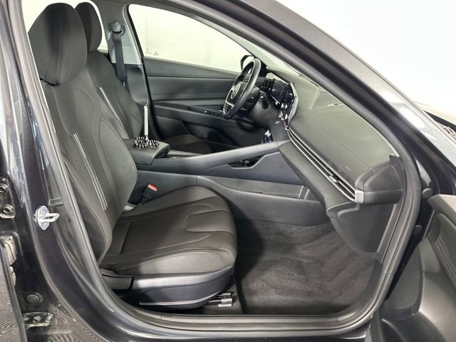 Used 2021 Hyundai Elantra SEL w/ Convenience + Premium Package image 28