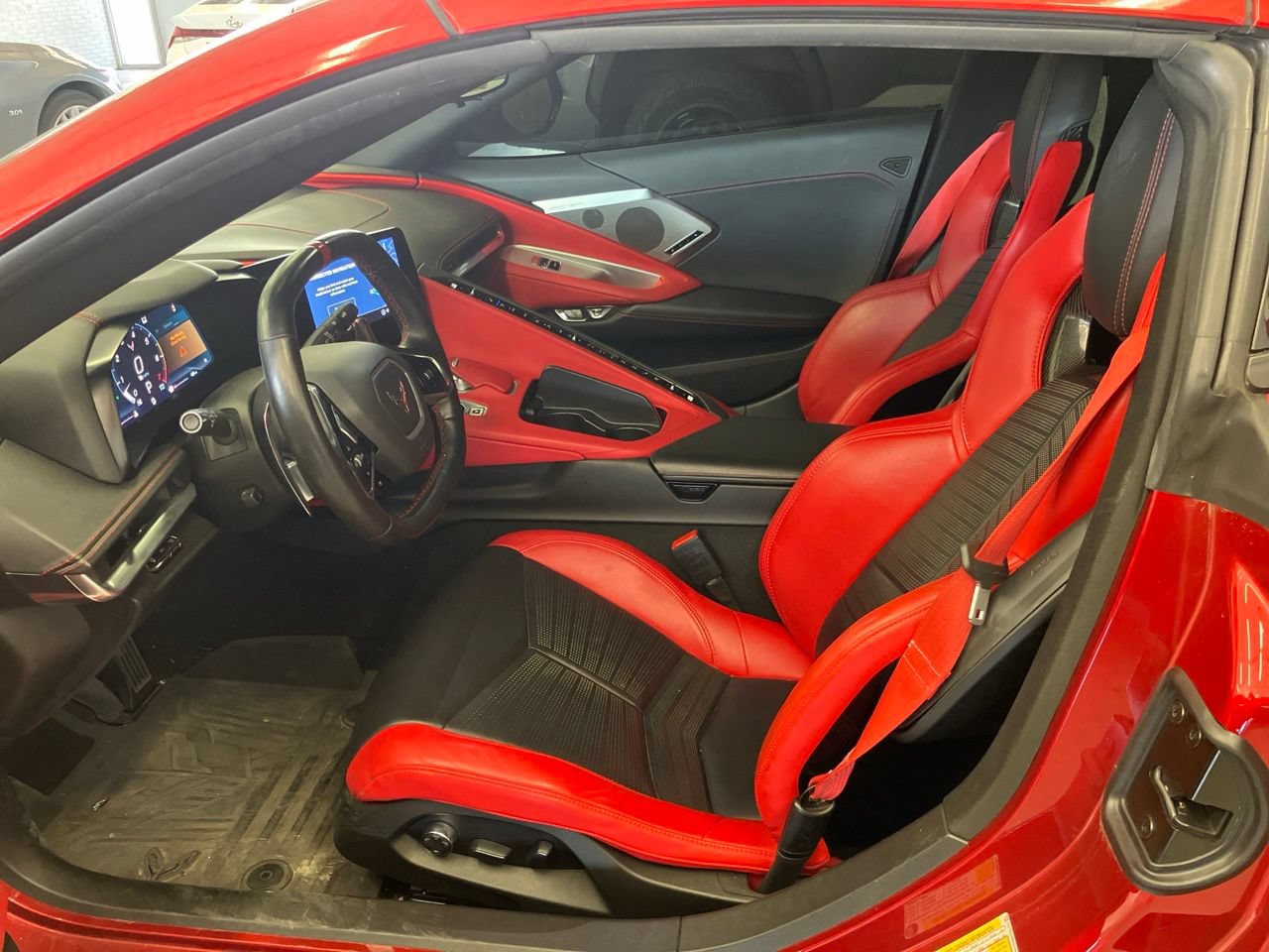 Used 2022 Chevrolet Corvette Stingray Preferred Cpe w/ Z51 Performance Package RWD image 7